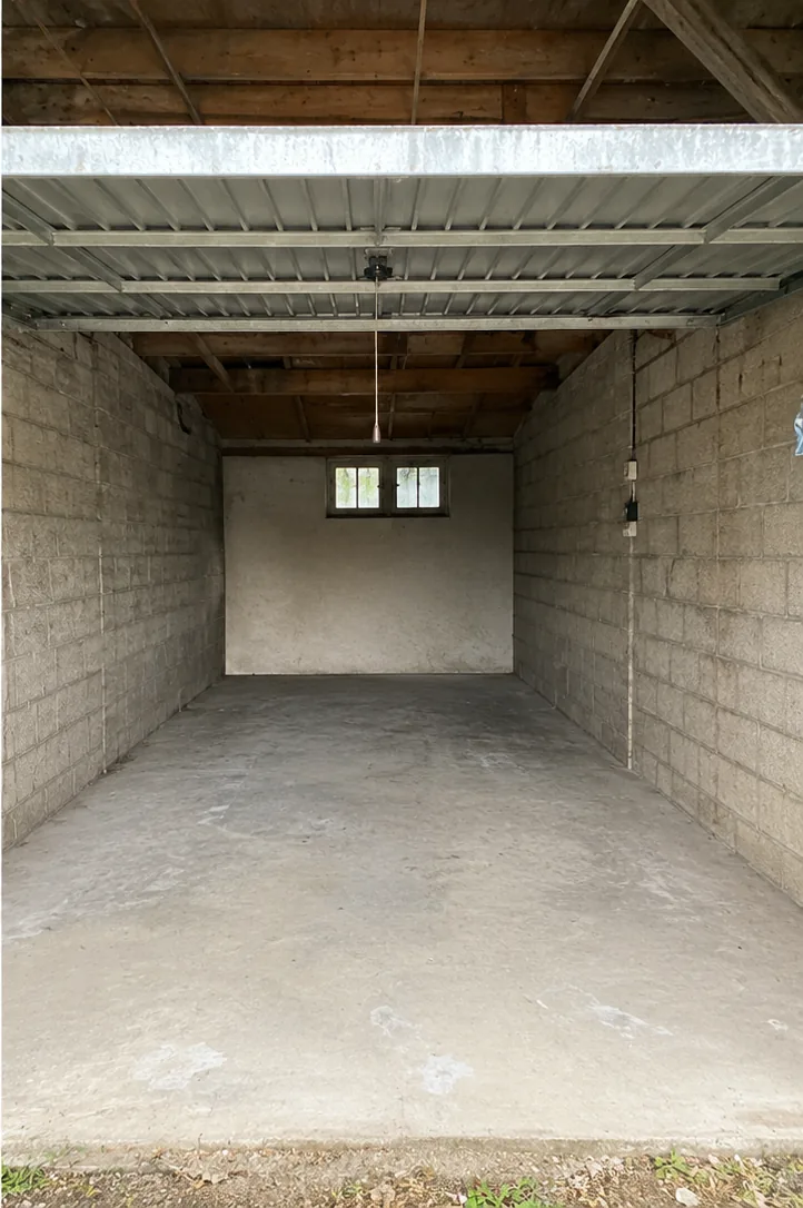 Après débarras : garage vidé